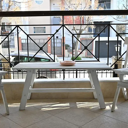 Greg's Cozy Apartment, Up To 4 Guests In Kalamaria *