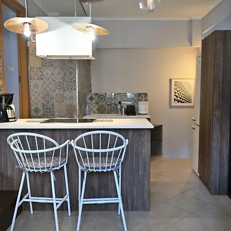 Greg's Cozy Apartment, Up To 4 Guests In Kalamaria *