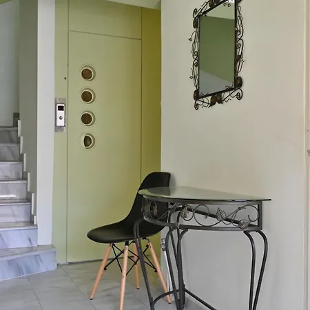 Greg's Cozy Apartment, Up To 4 Guests In Kalamaria